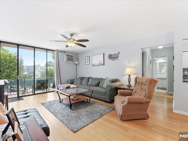 Condo for sale in Little Ferry, New Jersey
