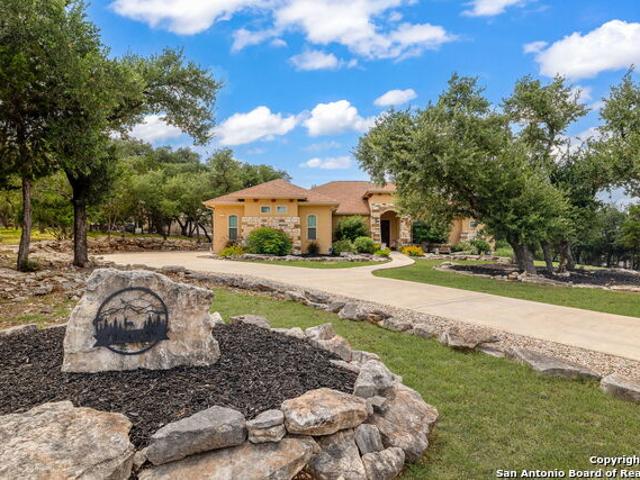 House for sale in Canyon Lake
