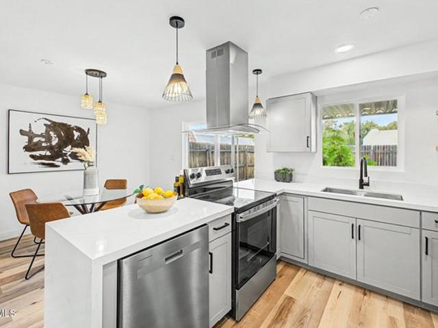 Townhouse for sale in Glendale, Arizona