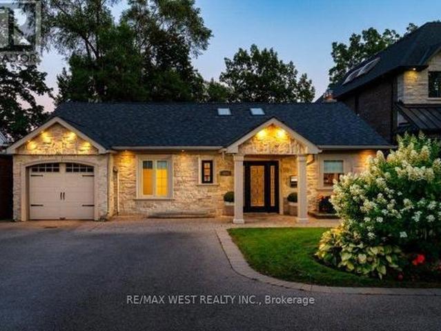 House for sale in Etobicoke Centre, Toronto