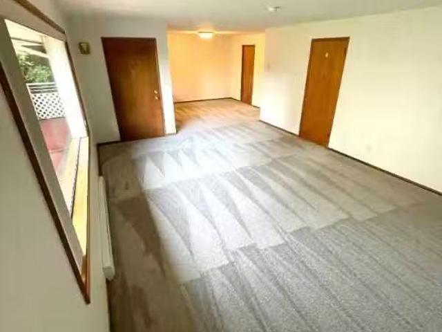 Condo for rent in Everett, Bayside