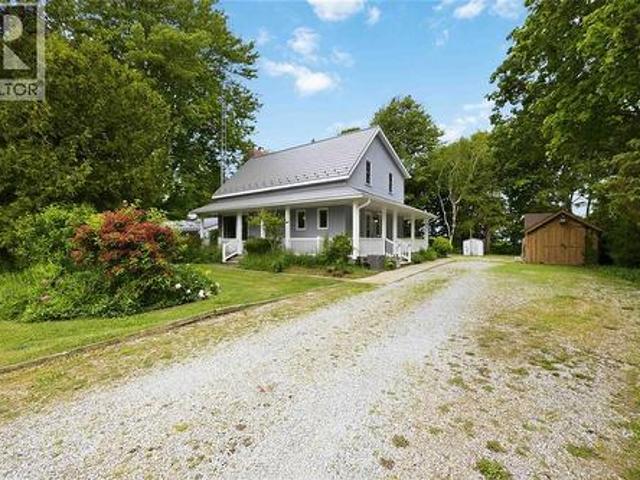 House for sale in Plympton–wyoming, Ontario