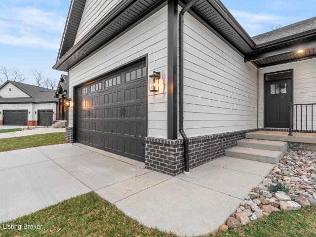 House for sale in Jeffersonville, Indiana