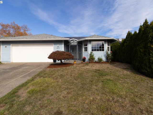 Townhouse for sale in Salem, Marion County