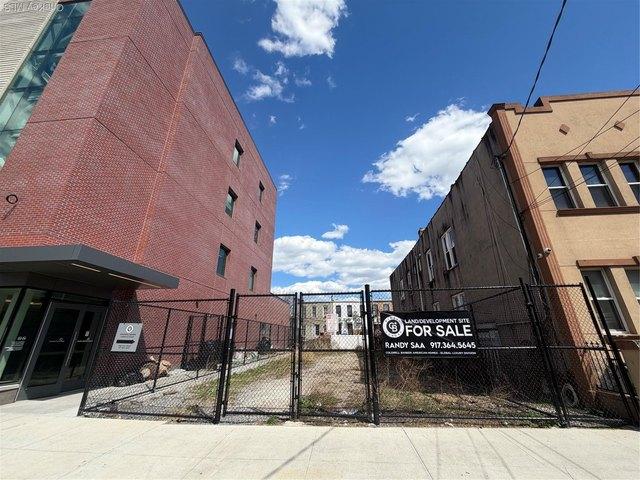 Land for sale in Arverne, New York