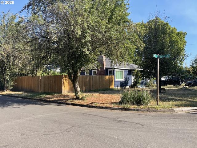 House for sale in Bethel, Eugene