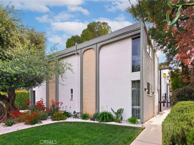 Condo for sale in Pasadena, California