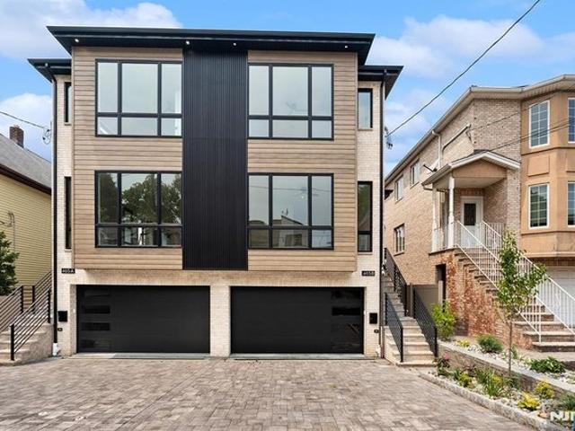 House for sale in Palisades Park, New Jersey