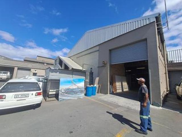 Commercial for rent in Parow, Western Cape