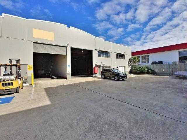 Warehouse for rent in Toombul, Queensland