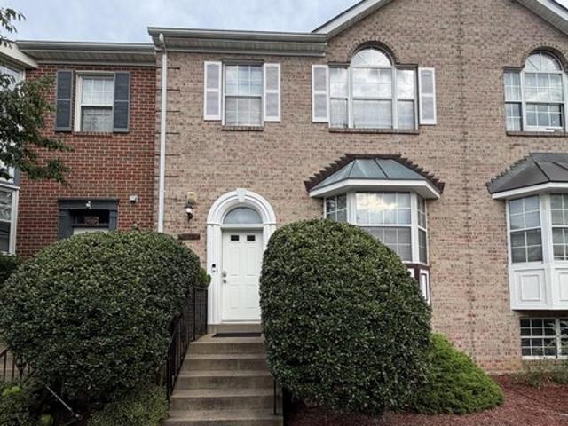 Townhouse for sale in Virginia