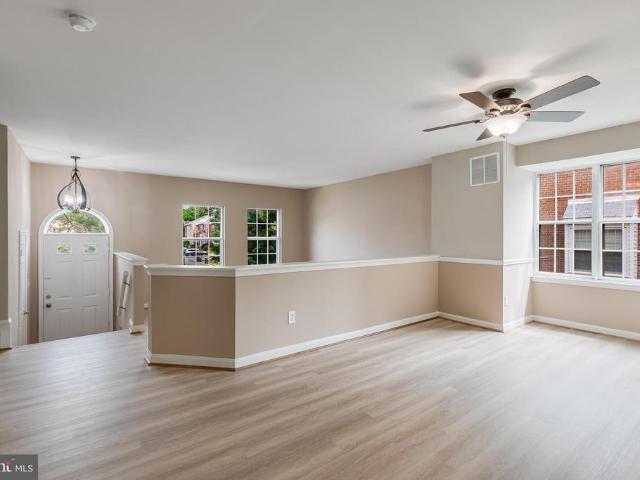 Townhouse for sale in Sterling