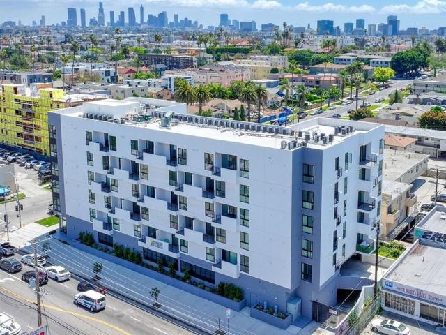 Apartment for rent in Canoga Park, California