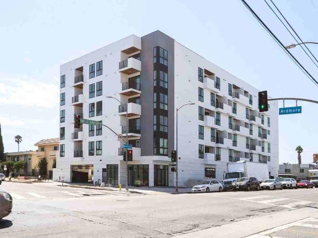 Apartment for rent in Canoga Park, California