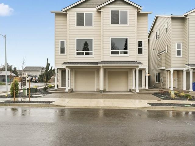 Townhouse for sale in Oregonia