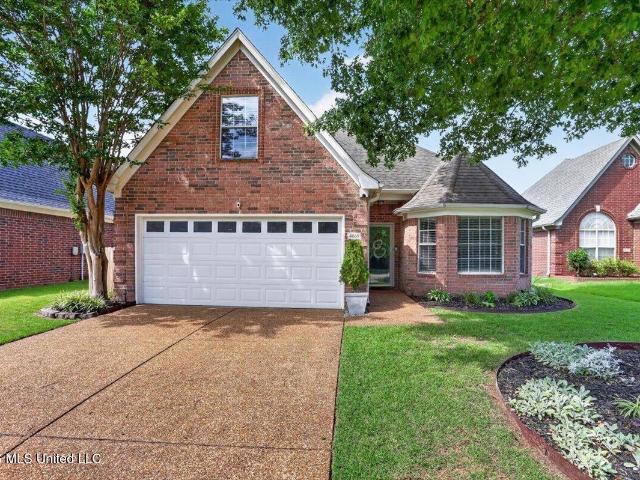 House for sale in Nesbit, Mississippi