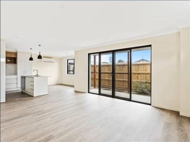Townhouse for rent in Fernbrook, Queensland