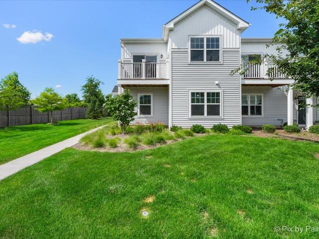 Townhouse for sale in South Elgin, Illinois
