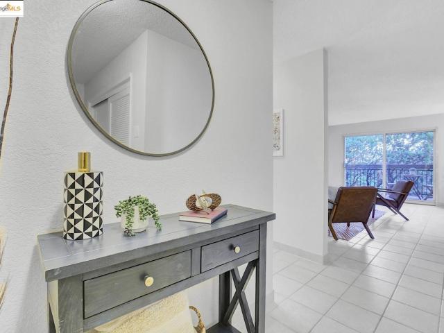Condo for sale in Oakland