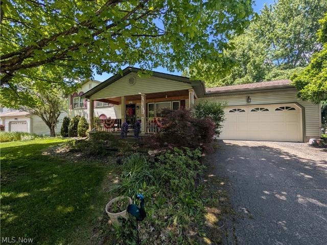 House for sale in Hubbard, Ohio