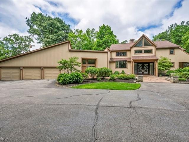House for sale in Willoughby, Ohio