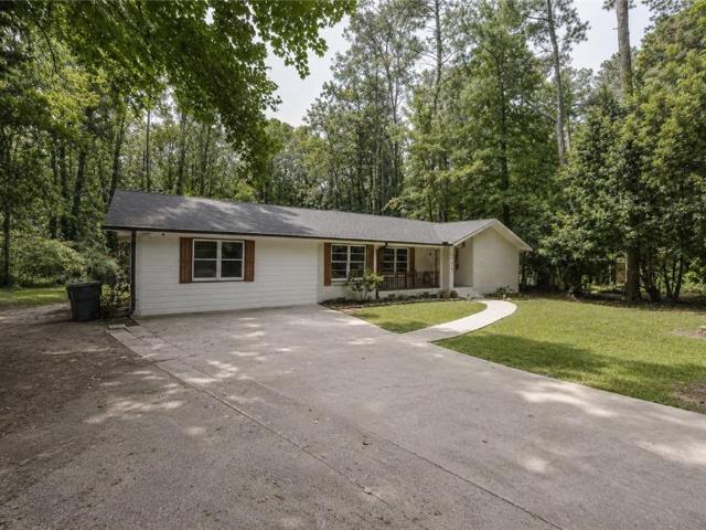 House for sale in Red Oak, Georgia