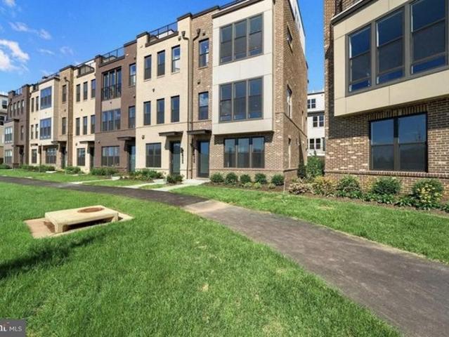 Townhouse for sale in Virginia