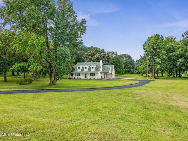 House for sale in Nesbit, Mississippi