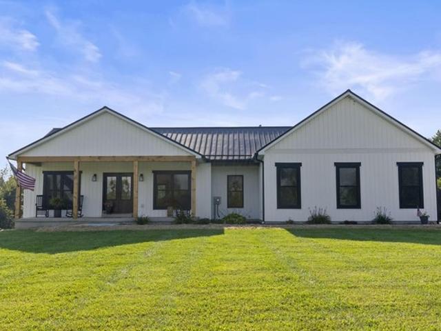 House for sale in Hopewell, Ohio