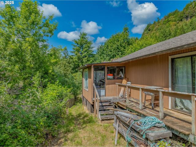 House for sale in Myrtle Point
