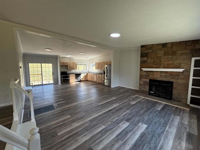 House for sale in Scottsville, Allen County