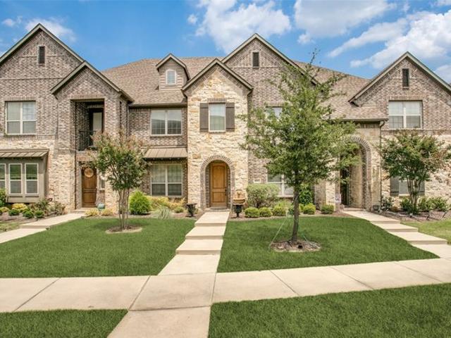 Townhouse for sale in Carrollton, Texas