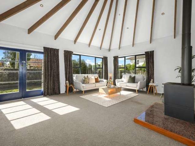 House for sale in Chaslands, Canterbury