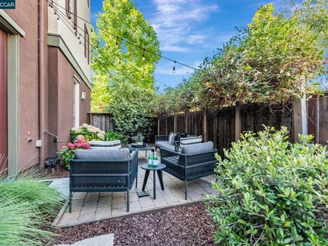 Condo for sale in Alameda, California