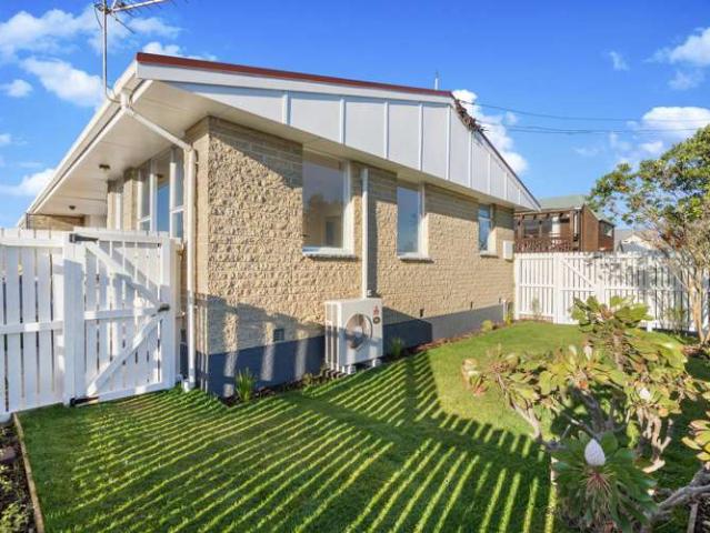 Apartment for sale in Chaslands, Canterbury