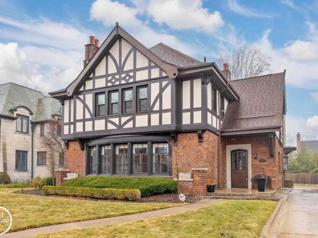 House for sale in Grosse Pointe, Michigan