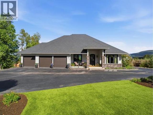 House for sale in Salmon Arm, British Columbia