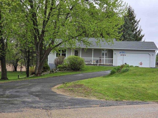 House for sale in Brooklyn, Wisconsin