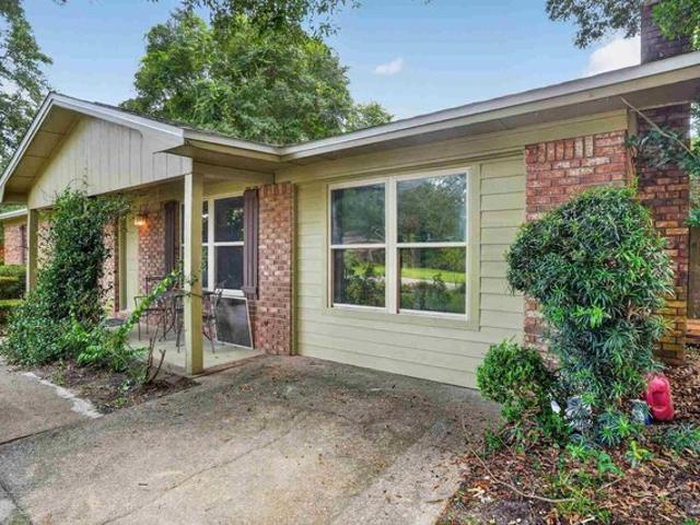 House for sale in Pace, Florida