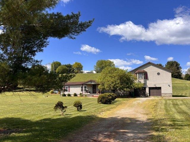 House for sale in Albany, Ohio