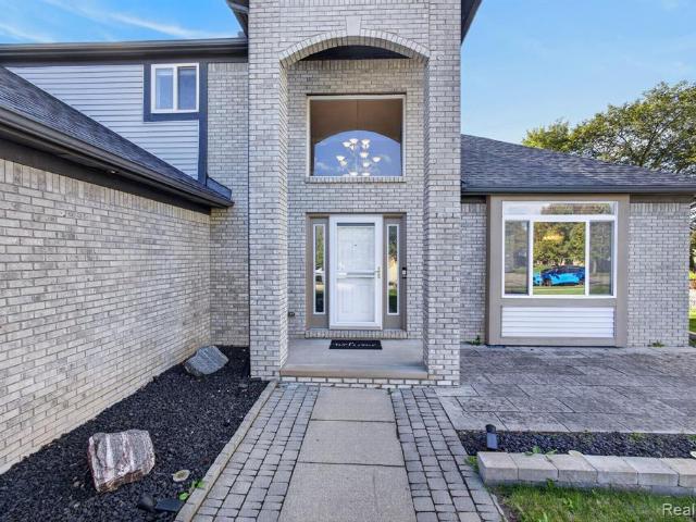 House for sale in Beaufait Farms, Macomb Township