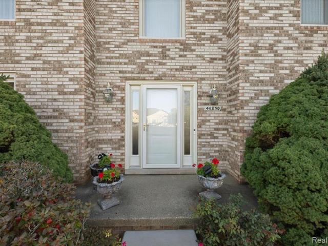 House for sale in Breckenridge Village, Macomb Township