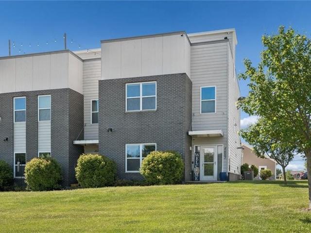 Townhouse for sale in Iowa City, Johnson County