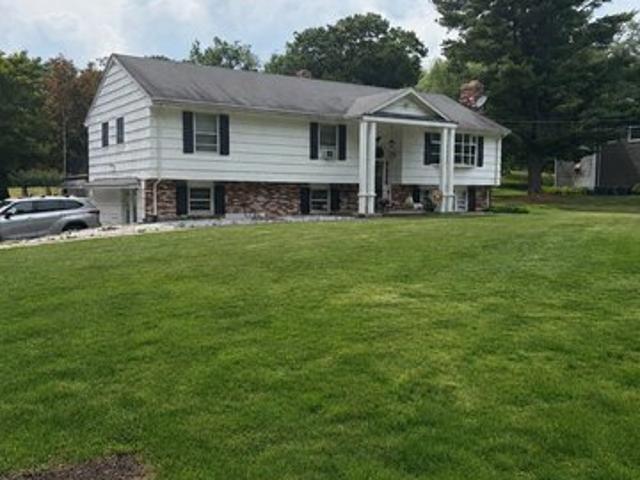 House for rent in Trumbull, Connecticut