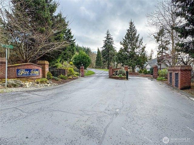 Land for sale in Fox Island, Pierce County