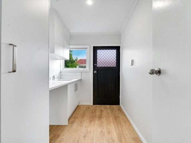 House for rent in Owhata