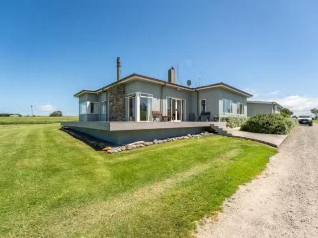 House for sale in Otakou