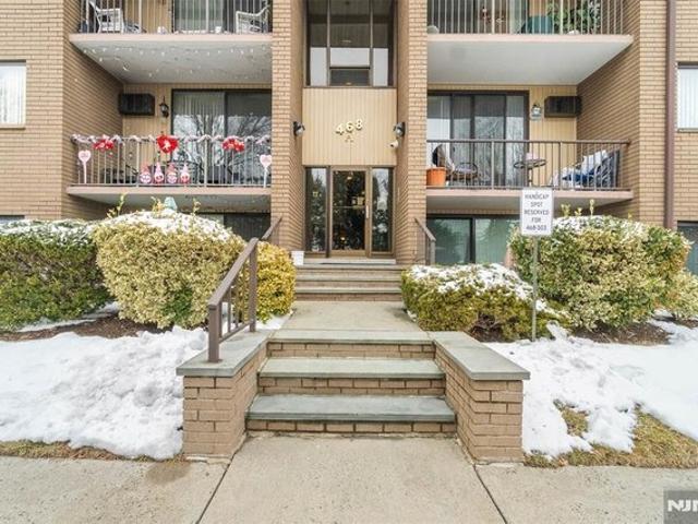 Condo for sale in Little Ferry, New Jersey