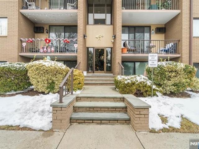 Condo for sale in Little Ferry, New Jersey