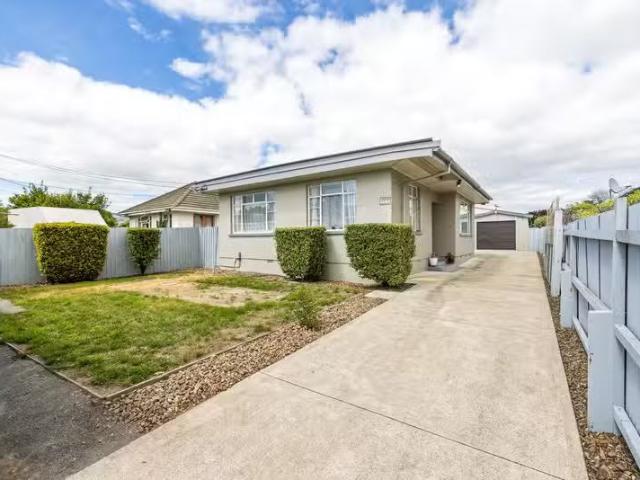 House for sale in Chaslands, Canterbury
